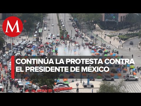 Integrantes del FRENAAA se mantienen en plantón en Avenida Juárez y Reforma