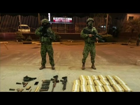 Decomisan fusiles, municiones y droga en Esmeraldas