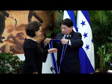 Condecoran a embajadora de Honduras en Nicaragua