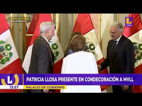 Presidenta Boluarte condecora a Mario Vargas Llosa con el gran collar de la orden del sol