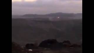 فيديو : مدرعة سعودية تقصف الحوثيين