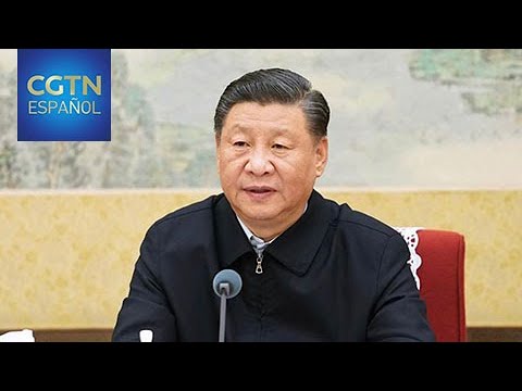 El presidente chino Xi entrega certificados de orden a cuatro oficiales militares