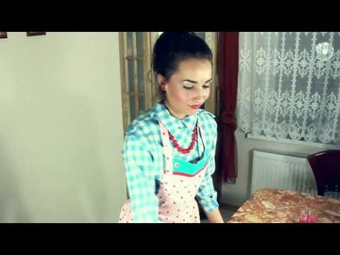 Video: Moterys - štai ką jos veikia virtuvėje