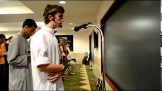 شاب امريكي صوته نسخه من الشيخ ماهر المعيقلي