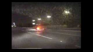 شاب كويتي يستعرض بالدباب ويطيح على الخط السريع