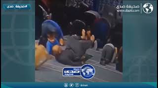 طفل يحرج والده داخل مسجد