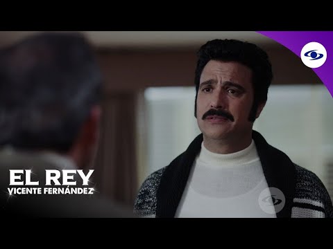 El Rey, Vicente Fernández: Vicente le presenta a Enrique 'Volver, volver', pero él se la rechaza