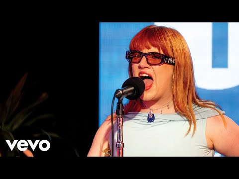CMAT - Sports Car (Tate McRae cover) in the Live Lounge