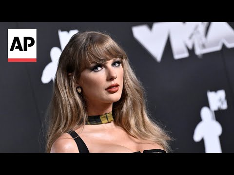 Taylor Swift arrives at MTV Video Music Awards