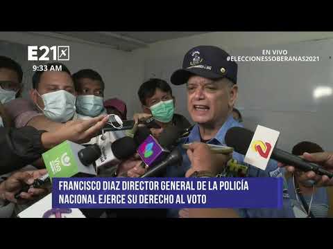 Jefe de la Policía de Nicaragua, Francisco Díaz, ejerce su derecho al voto