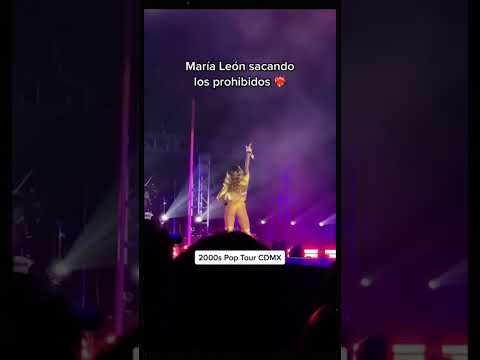 María León en el tubo en 2000’s Pop. #2000poptour #maríaleón #tubo #caballerodelzodiaco #viral