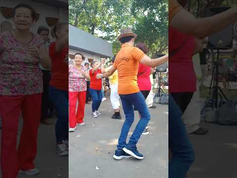 Jairo la Loba bailarín del parque libertad llega a Sonsonate #sonsonate #baile #combo  #cumbia