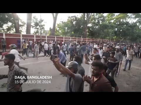 Cinco muertos y decenas de heridos en Bangladesh en violentos enfrentamientos entre estudiantes