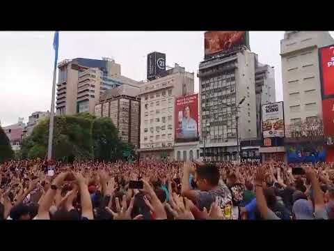 ¡Gokú Vive! Fanáticos de Dragon Ball se reunieron en Buenos Aires para hacer una mega  genkidama