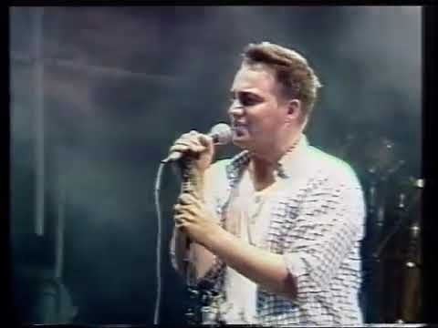 MI NOVIA SE CAYÓ EN UN POZO CIEGO  LOS FABULOSOS CADILLACS  EN VIVO EN MONTEVIDEO ROCK II(1988)