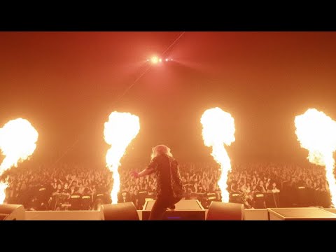 MAN WITH A MISSION 「REACHING FOR THE SKY」(Live at Kアリーナ横浜)