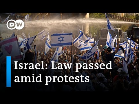 Israel approves law limiting Supreme Court from overruling government | DW News