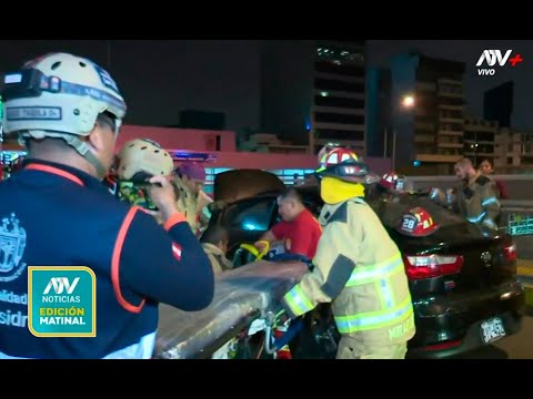 San Isidro: Dos autos chocan por exceso de velocidad y dejan varios heridos