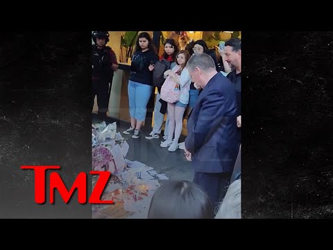 Liam Payne's Dad Joins Fans for Moment of Silence Outside Hotel | TMZ