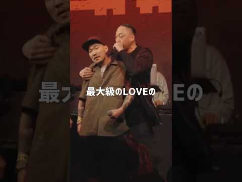 ミステリオ、ボディタッチありのルールでも最大級のハグを送る