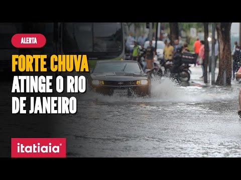 FORTE CHUVA CAUSA ALAGAMENTOS NO RIO DE JANEIRO