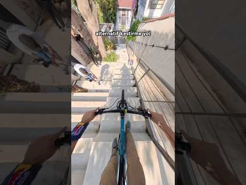 Alternatif kestirme yol ✅ #bisiklet #downhill #redbull
