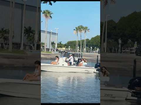 👋 Hello! #boatramp #boats #hauloverinlet #blackpointmarina #chitshow #boatrampfails #boating