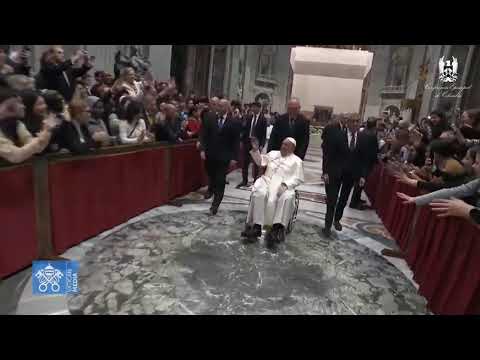 En Vivo  | Santa Misa en la Vigilia Pascual presidida por el Papa Francisco desde la Basílica..