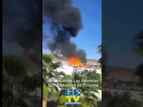 Incendio en una vivienda en la Urbanización Las Palmeras, San Fernando