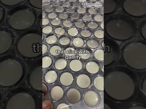 These snap buttons offer durability, ease, and that oh-so-satisfying click.