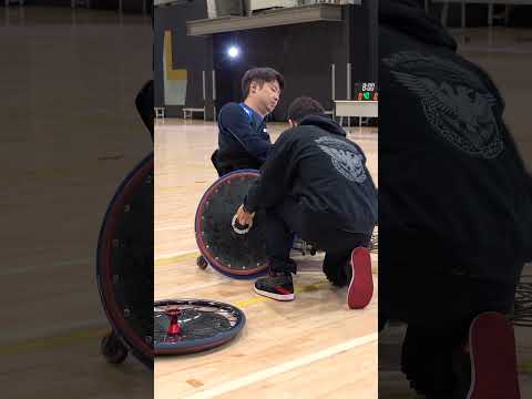 【欠かせない存在】メカニックの鮮やかなタイヤ交換 #車いすラグビー #パラスポーツ #メイキング #shorts