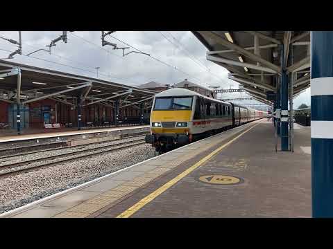 A Pendolino, Skoda and Whistler at Rugby, 06/04/2023 #shorts