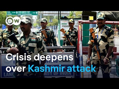 How close are India and Pakistan to an armed conflict? | DW News