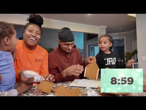 VLOGMAS DAY 17| WE MADE GINGERBREAD HOUSES AS A FAMILY ..WHOS LOOKED THE BEST?