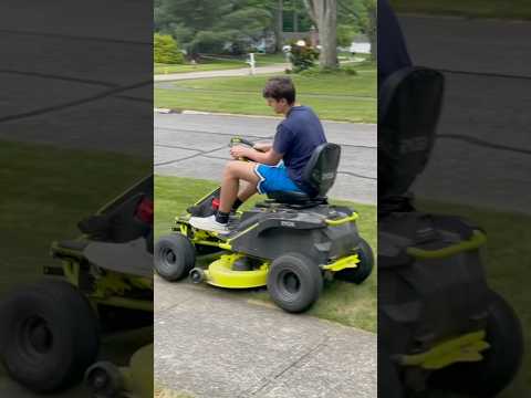 Converting our 2018 RYOBI electric lawnmower to li 00:00 History and background on this mower
14_45 Removing the old lead-acid batteries
22_15 Changing
