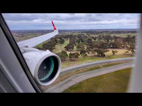 Qantas Airbus A321XLR inaugural landing into Melbourne