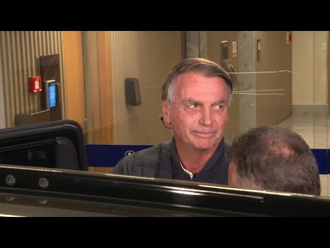 Bolsonaro leaves Liberal Party headquarters amid court order accusations | AFP