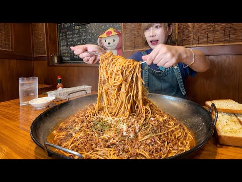 【大食い】巨大鉄板丸ごとパスタ‼️なんか元気ないから美味しいもの沢山食べたら元気100倍になりました【海老原まよい】