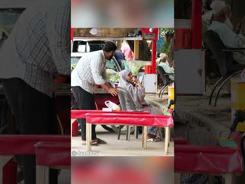 Kind Aunty Giving Free Daal Chawal  #dumbtv