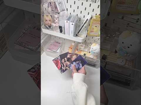 我手機剛好在充電 旁邊充電器可以忽略(◐‿◑)﻿ #投餵 #kpop
