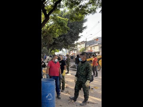 Colombian rescuers search rubble for quake survivors