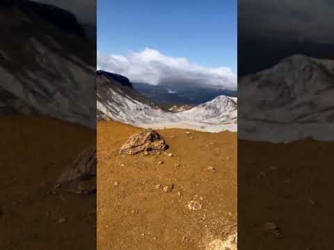 #安達太良山の爆裂噴火口