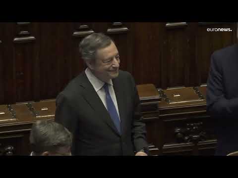 El presidente de la República de Italia, Sergio Mattarella, acepta la dimisión de Mario Draghi