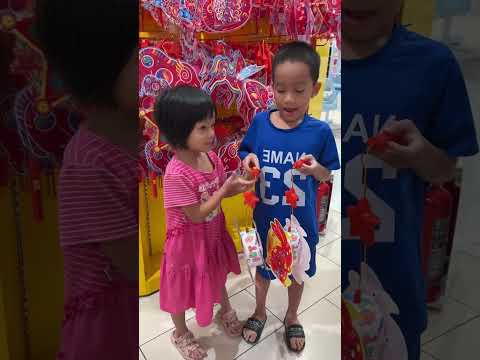 Bạn Chọn Đèn Lồng Công Chúa Lửa Hay Thỏ Mặt Trăng