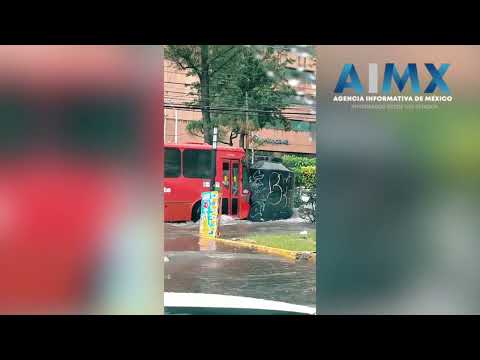 Tinaco flotante: Curioso avistamiento en avenida inundada de Zapopan, Jalisco