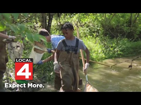 Middle school students use science to collect data from Rouge River in Metro Detroit