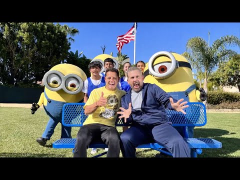 Los Minions y Chicharito vs Steve Carell