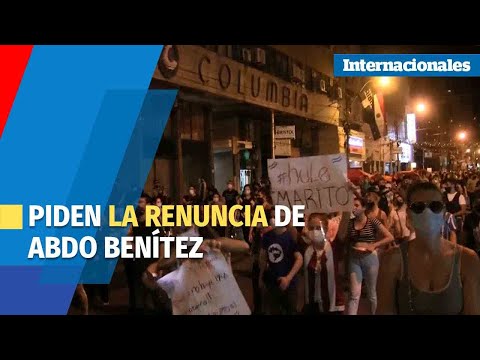 Miles de paraguayos piden la renuncia de Abdo Benítez
