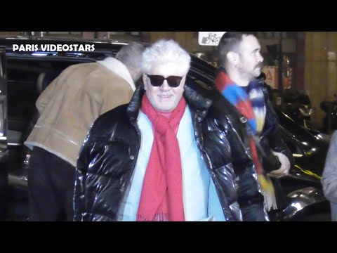 Pedro ALMODOVAR with fans @ Paris 16 december 2024 for The Room Next Door premiere