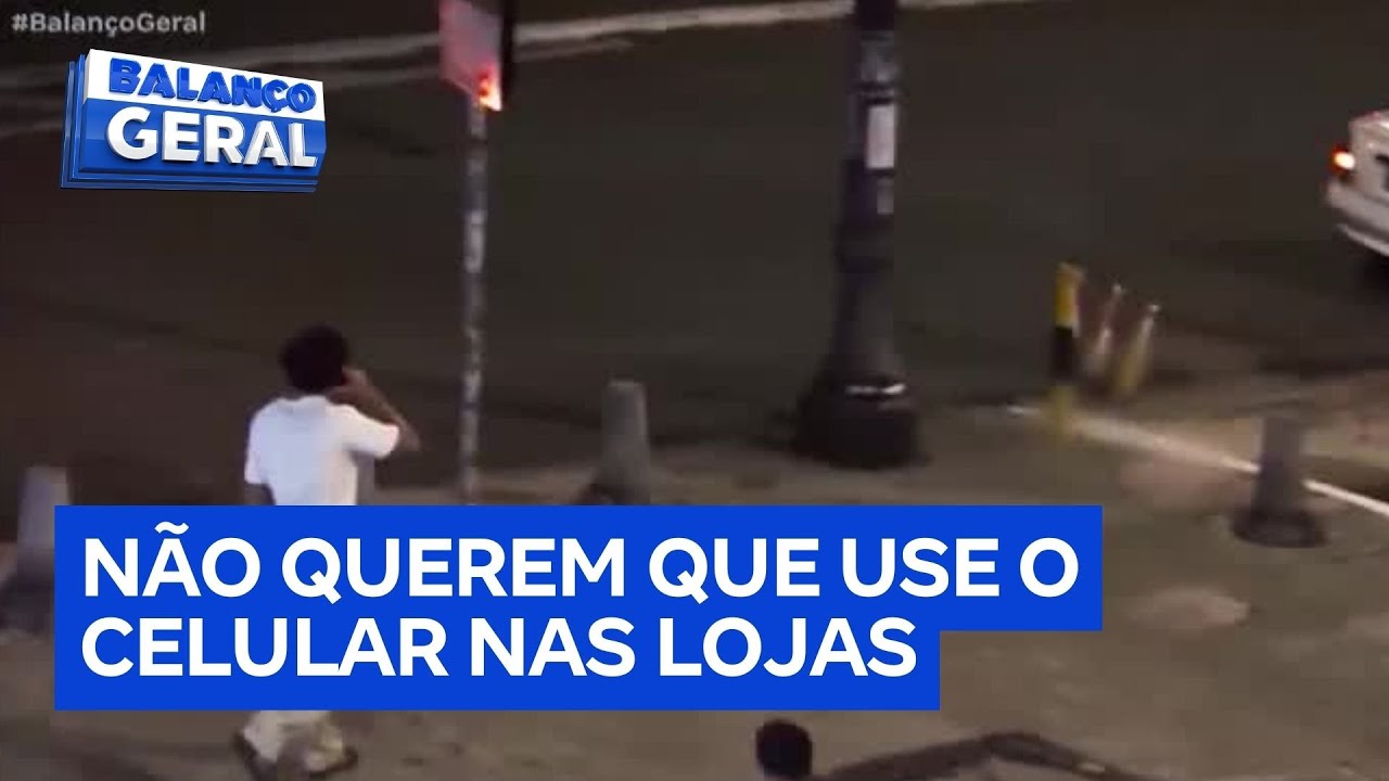 Lojas populares de São Paulo proíbem uso de celular para evitar aglomeração